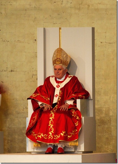 Pope Benedict XVI Pope Benedict XVI Visits oC25y-A-T-Bl